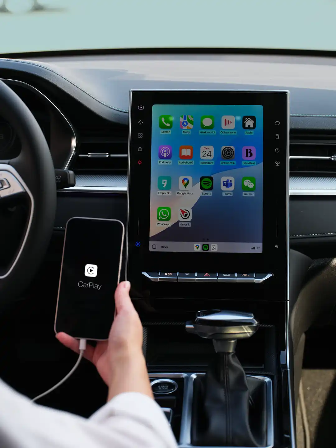 JAC J7 PLUS — wnętrze
